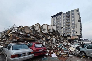 15时11分土耳其再次发生5.2级地震 ,死亡人数超5000人