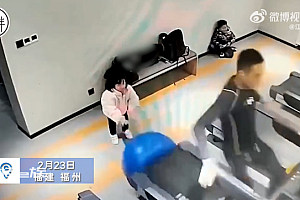 女童玩瑜伽球致男子摔倒 男子希望当事家长能道个歉