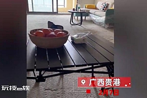 男子没钱装修住毛坯房睡帐篷,陈设简单还不忘装饰,自我评价太爽了吧!
