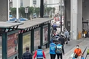 骑手夫妻带10岁孤独症儿子跑单6年 意外发现儿子变了