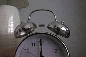 闹钟吵醒 VS 自然醒,对身体有多大影响?