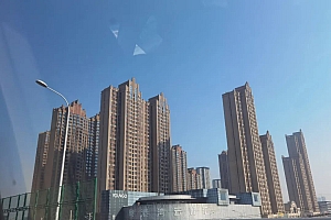 三线小城消费调查:高冷新贵低头,喜茶瑞幸瞎腰疯抢小城青年