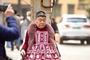 安福路居民吐槽网红街拍:不适应,白天都不敢出门