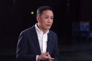 冯远征谈达康书记55岁大火 挣大钱的是少数人