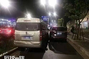 男孩偷开面包车酿成事故 网友:是不是看狂飙看多了