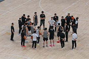 曝新疆广汇男篮正常训练:未参加赛前联席会
