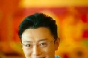 大熊猫走姿神似高启盛 当毛竹模仿高启盛走路的画面曝光