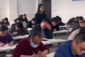 高三老师被安排同学生一起考试 感同身受体验生活