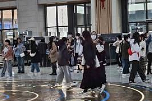 淄博烧烤再次火爆出圈:全省的大学生都来了吗?