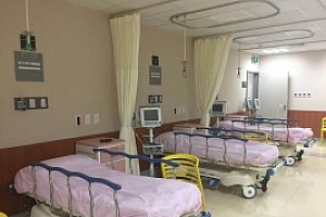 委员建议增加危重症床位,适度改建三级公立医院