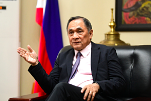 菲新任驻华大使:想和中国做朋友,成为驻华大使是我的荣幸