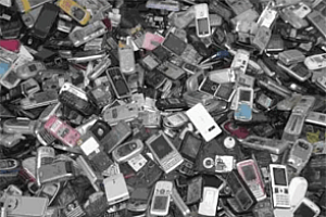 我国每年废弃手机约4亿部 超过半数则被闲置在家中