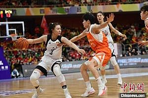 周琦现身WCBA总决赛 四川女篮力克内蒙古,李梦22分2篮板7助攻2抢断