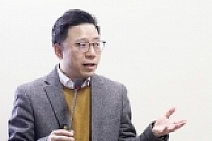 委员建议随迁子女就地入学问题:确保中小学教育逐步覆盖