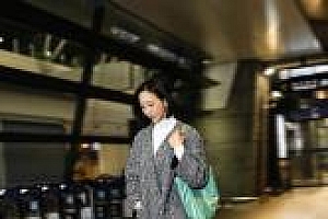 张钧甯巴黎时装周路透 网友:这扑面而来的气质