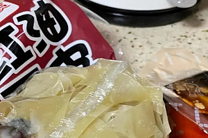 麻六记代工厂阿宽食品IPO:估值增速迅猛,食品安全投诉数百起