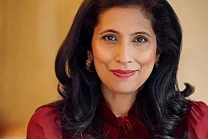 奢侈品牌香奈儿换掌门人,小镇亚裔女孩出身的她凭什么逆袭?