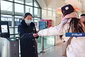 现场视频!地震来临她的第一反应是……