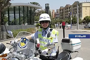 昆明跪地急救幼童的警花,荣获个人三等功