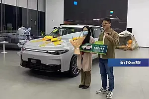 叶女士,奖励一辆新车!