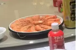 15只虾420元?男子吐槽遇“虾刺客”!涉事酒店:明码标价