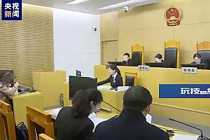 一女子在浦东机场情绪失控引发冲突,航司永久拒载!只因疏忽大意…