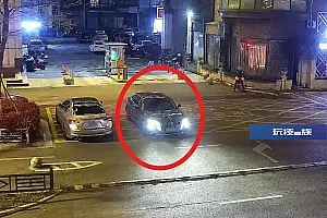 民警这样抓人,连嫌疑人都懵了!网友:我也没想到……