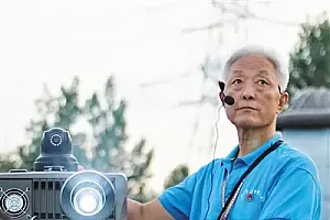 电影放映员都振明坚持在乡村放映电影50余年——为更多乡亲带来光影体验(讲述·一辈子一件事)