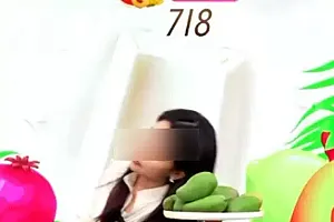 钟薛高女主播直播间晕倒被传“猝死”,客服:梅雨天太闷才倒地,人已在休息