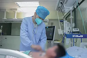 4岁男孩舔了一口,竟住进ICU!医生提醒:它全身有毒