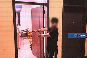 重庆万州一男子陪朋友报警,民警却在他身上发现了蹊跷