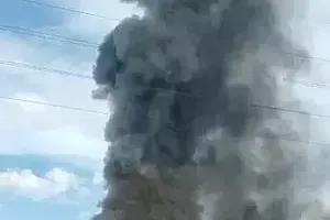 福建南安一家鞋服企业失火 当地回应:扑灭后又复燃