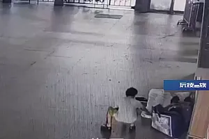 男子趁人熟睡盗窃手机 落网后竟称手机是捡的