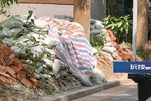 大反转!爷叔小区里干这事还叫嚣“我懂法”!上一秒硬刚,下一秒……