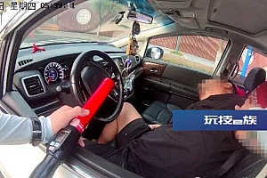 一男子在车内“昏迷”,交警上前却发现……