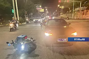 受伤还要负全责!电单车“乱窜”机动车道,秒被撞……