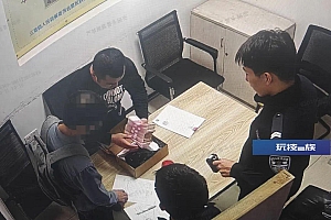 鞋盒里藏了15万现金,他报警了