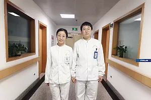 “90后”护士夫妻两度挺身而出 一趟列车上连救两人