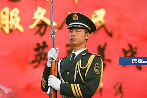 天安门护旗手回乡种田,如今怎样了