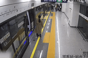 福州地铁突发!这一幕被拍下来了……网友怒赞