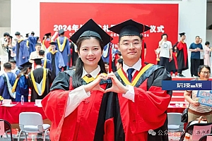 她和他都是博士,毕业后两个人携手参军入伍……