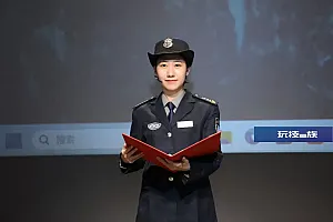 25岁的她,为何选择来北大当保安?