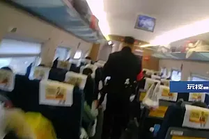 开往南宁的列车上,装有70万现金行李箱被遗落……