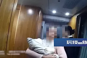 途经湖南的高铁上,一女子怀抱婴儿神色慌张……乘警一聊发现惊人真相