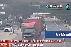老人坐轮椅被货车顶走 小伙骑车狂追200多米拦停