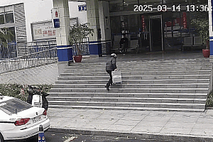 外卖小哥教科书式反诈操作挽回16万现金,奖励10000元!