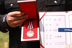 泪目!徒弟带一等功祭拜缉毒英烈