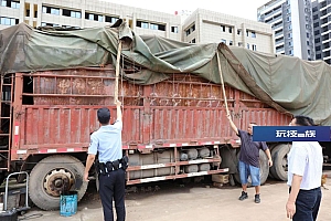 四川查处一黑加油点:停车场里藏“危机” 管理人员拒绝开门