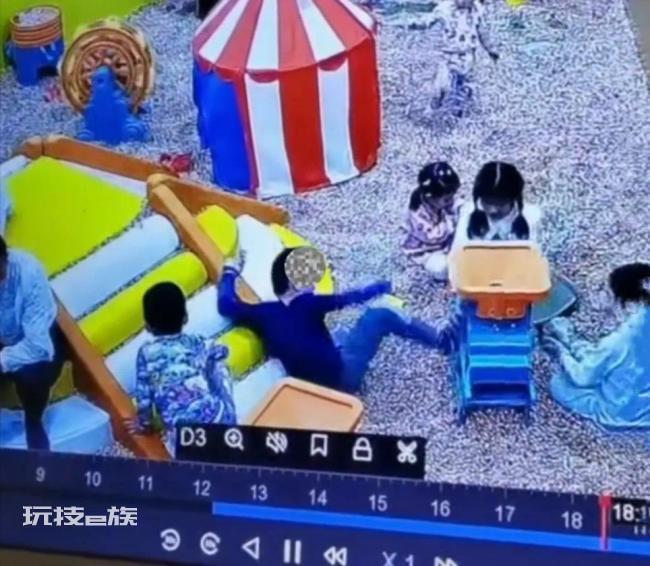 男童游乐场内被撞晕 当事人还未找到
