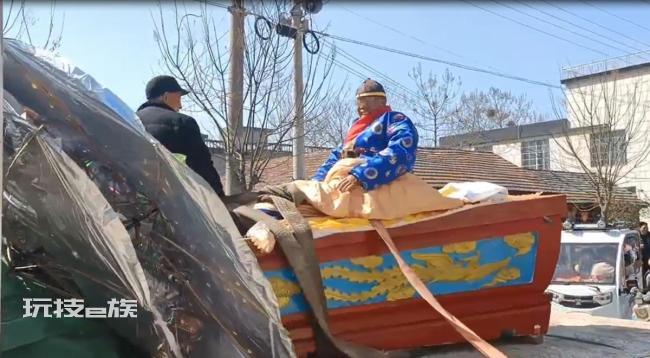 84岁老汉花万元为自己办“葬礼”:办完感觉很满意 背后确实一个悲哀的现实
